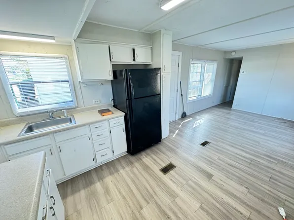 225 S Central Ave, Landis, NC 28088