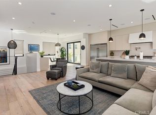 622 1st Pl, Hermosa Beach, CA 90254