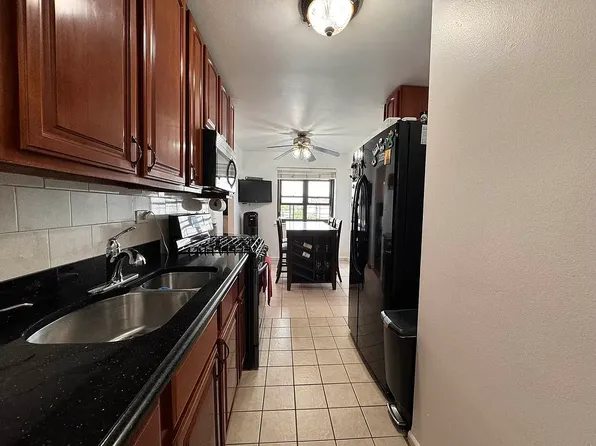 94-10 59th Avenue image 7 of 24