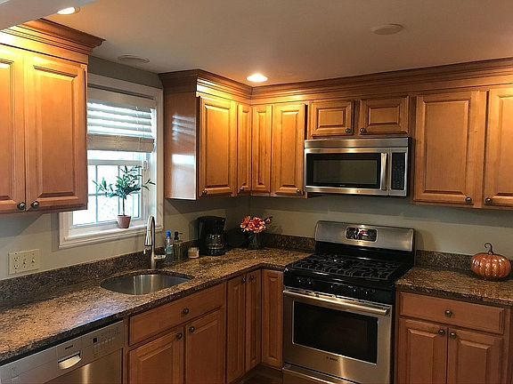 3rd image of 206 Quincy Shore Dr #A