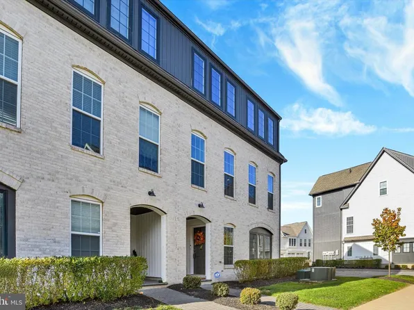 3143 Grove Ct, Mechanicsburg, PA 17055