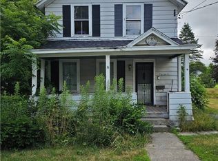 8 Elm St, Camden, NY 13316