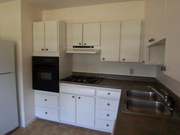 3rd image of 501 View Park Dr APT 8