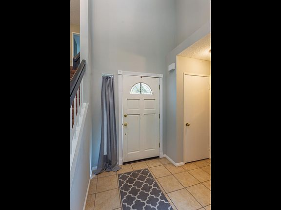 4th image of 12325 Sunnyglen Dr