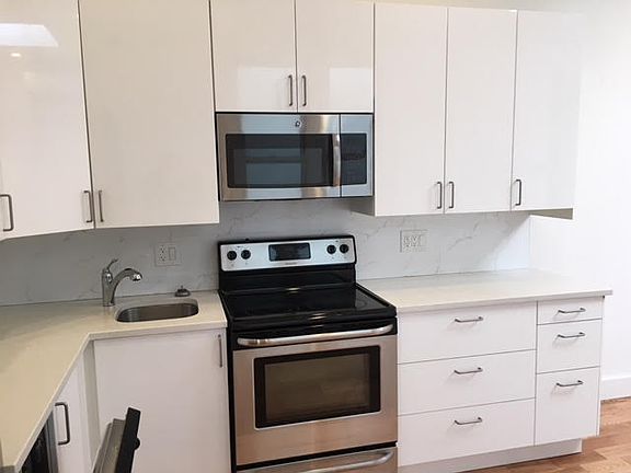 4th image of 215 N Henry St #3