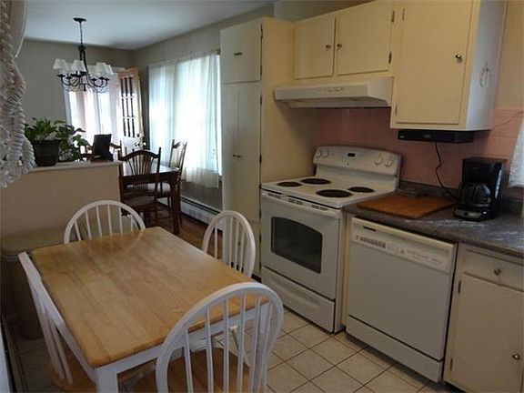 4th image of 19 W Winkley St