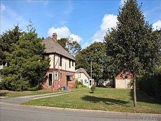 5th image of 11 Ellen Ave