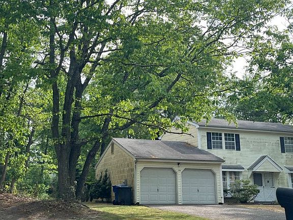 3rd image of 134 Shenandoah Blvd
