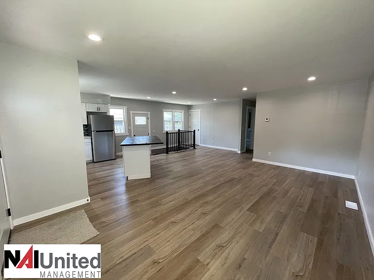 2811 S Lemon St — Photo 3