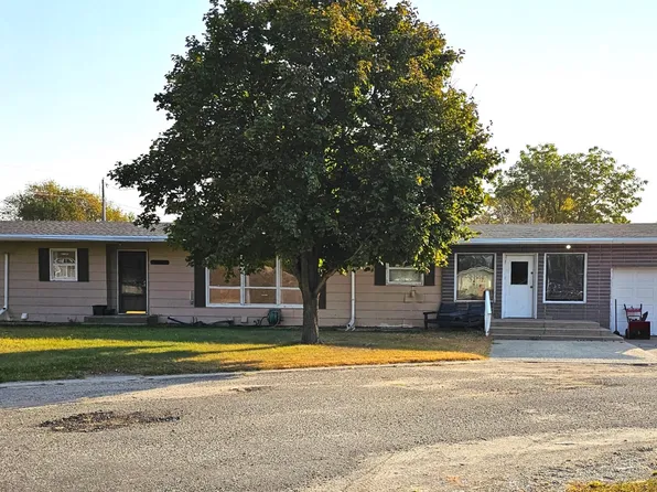 1417 Main Ave, Oakes, ND 58474