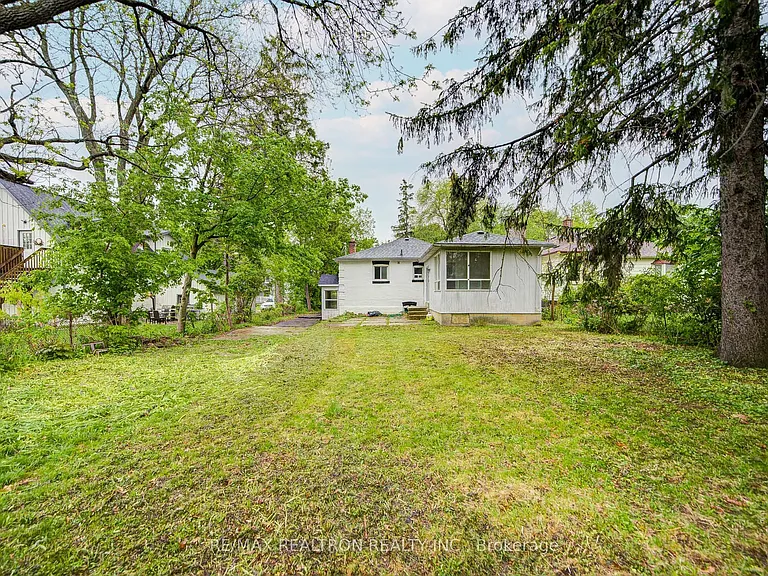 95 Roseview Ave — Photo 36