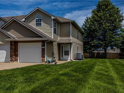801 SW Peach Tree Ln, Blue Springs, MO, 64064