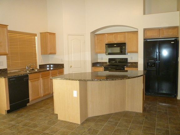 5th image of 38590 N Beverly Ave