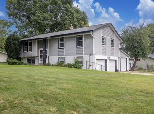 3008 Sunrise DRIVE, Hubertus, WI 53033