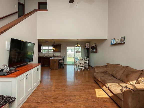 3rd image of 3616 NW 20th St
