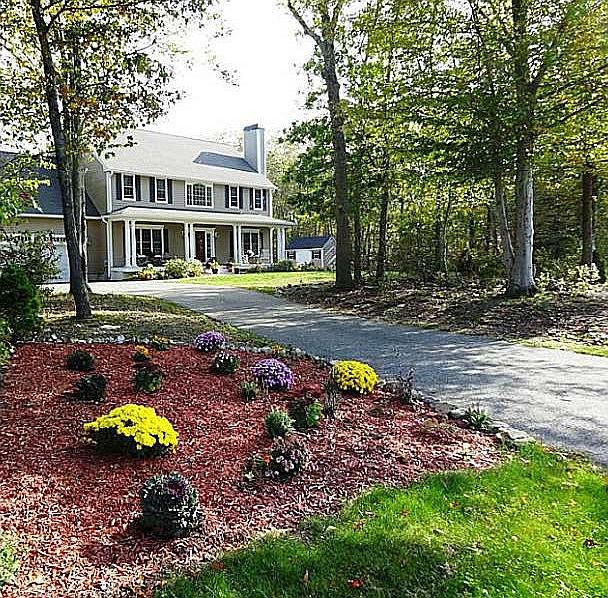 1st image of 82 Winterberry Dr