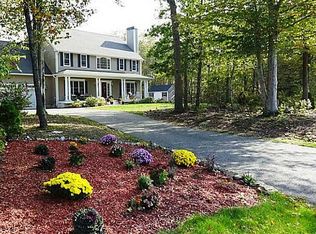 82 Winterberry Dr, Tiverton, RI 02878