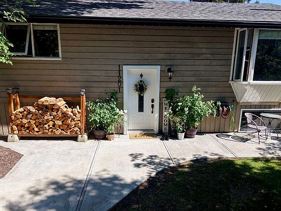 3rd image of 11201 W 91st St