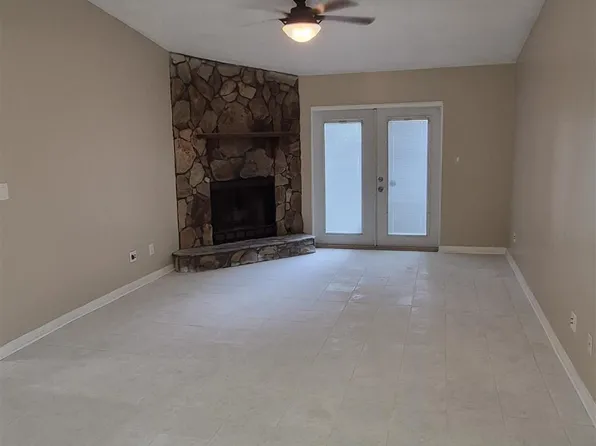 537 Petros Cir APT A, Pensacola, FL 32505