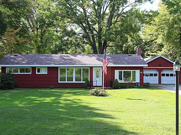 1136 Sirak Dr, Fairview, PA 16415