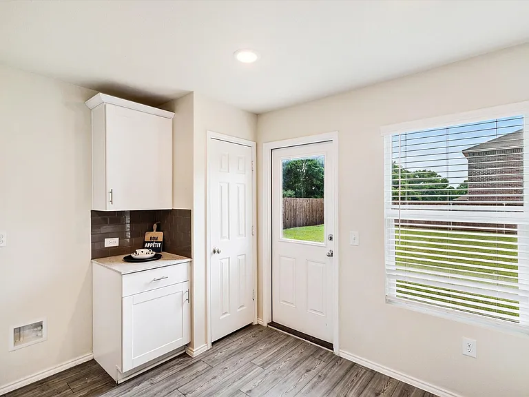 405 Glendale Dr — Photo 15