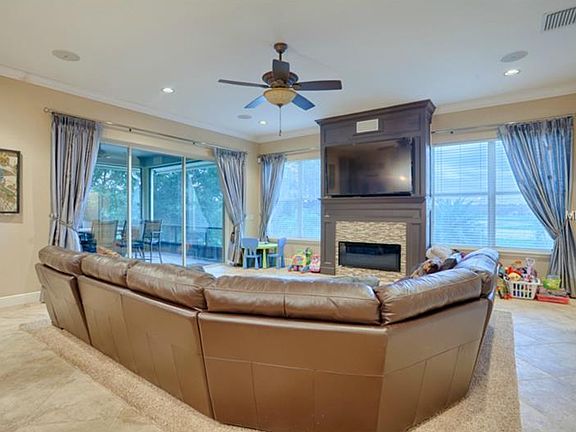 3rd image of 1119 Palm Cove Dr