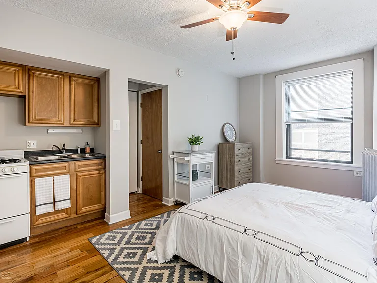 7301 N. Sheridan — Photo 13