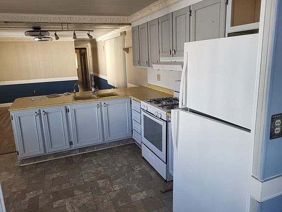 2nd image of 4065 E University Dr #341
