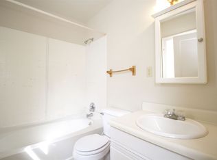 1926 Mansfield Rd, Toledo, OH 43613