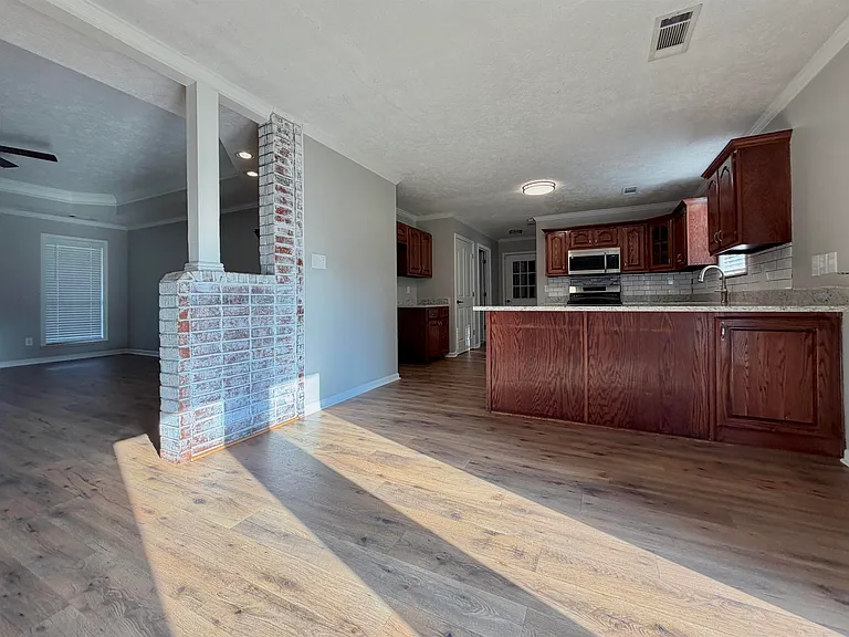 271 Meadowland Dr — Photo 9