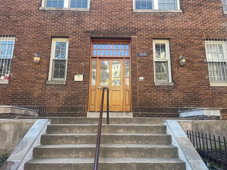 1818 Vernon St NW #201 — Photo 2