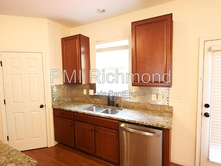 4707 Brydes Ln — Photo 8