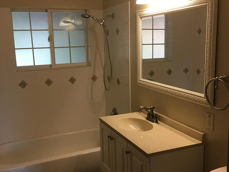 866 Pierce Ave NE — Photo 6