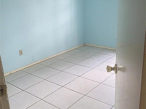 4th image of 7502 Cortes Dr