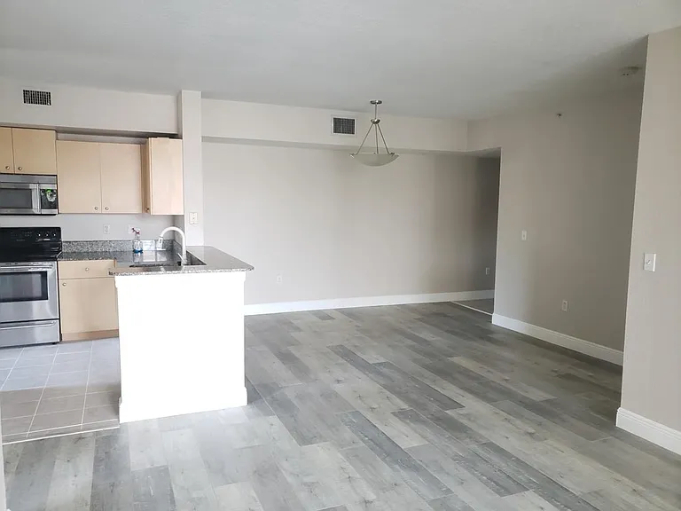 2574 Centergate Dr #201 — Photo 10