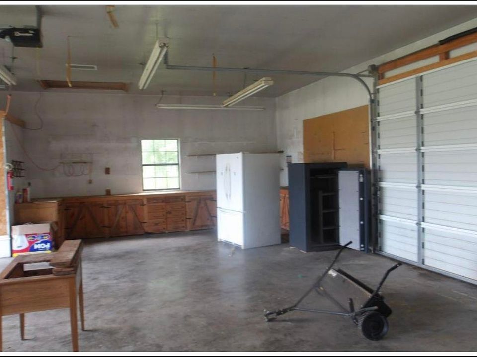 2nd image of 814/816 N Keller Ln