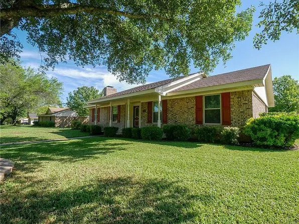 304 Oklahoma Ave, Hewitt, TX 76643