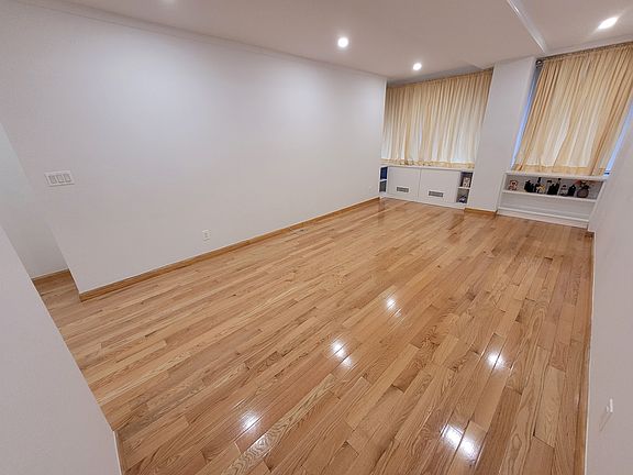 4th image of 130 Water St APT 9H