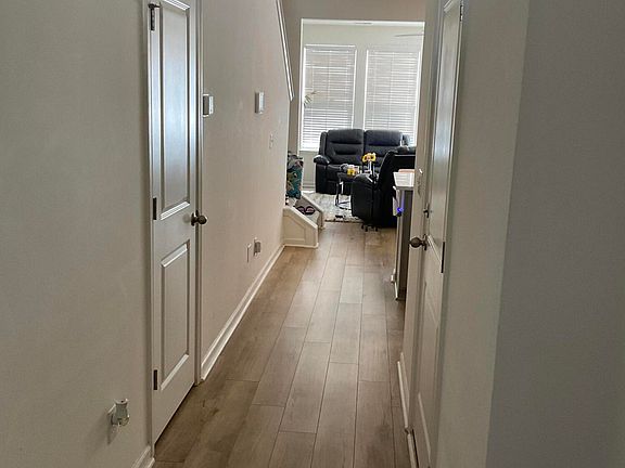 3rd image of 438 Trotters Ln