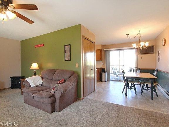 3rd image of 215 York View Ct NW