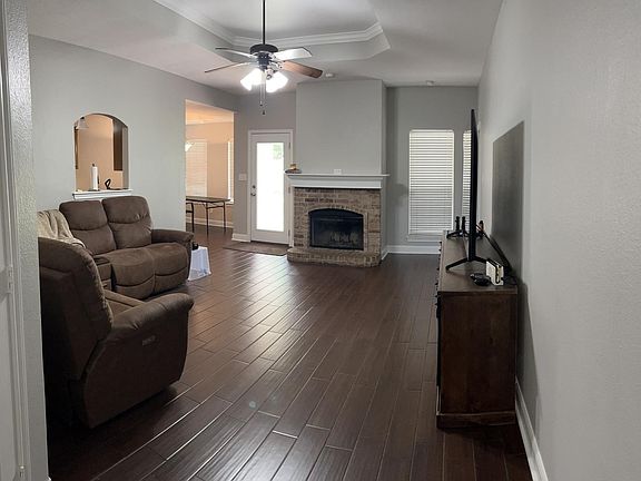 3rd image of 208 Saint Clair Dr