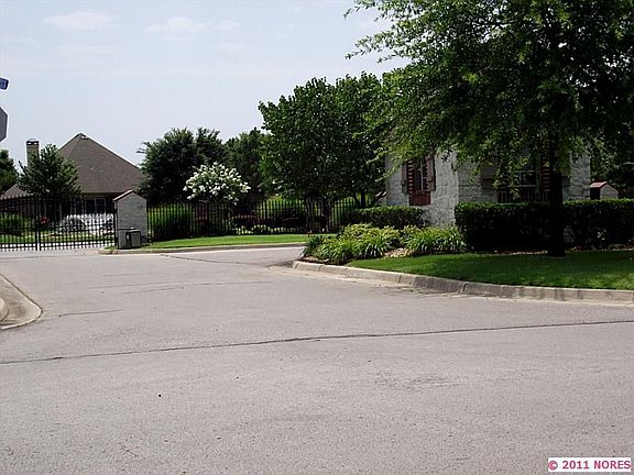 5th image of 3916 N Pine Ave