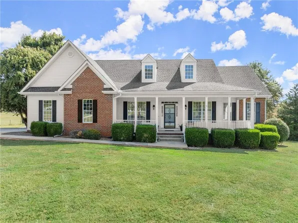 195 Lothridge Rd, Cleveland, GA 30528