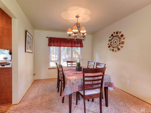 5th image of 11020 204th Avenue Ct E