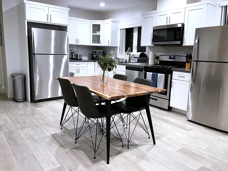122 E 29th St #1 — Photo 7
