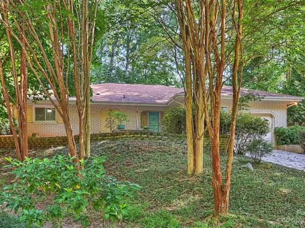 4220 Woods End Ln, Charlotte, NC 28277