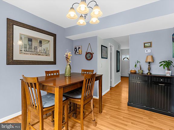 3rd image of 546 Greenblades Ct