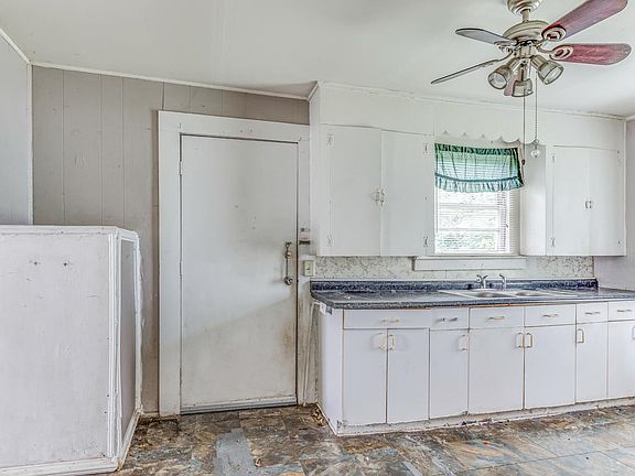 3rd image of 709 Crescent Ave