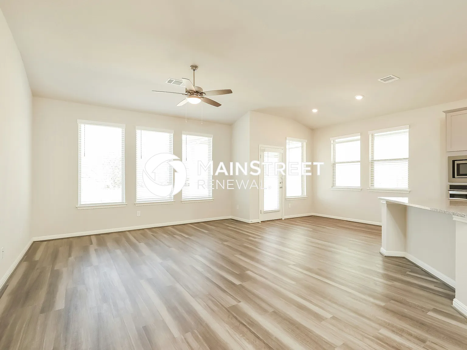 9523 Witten Dr — Photo 3