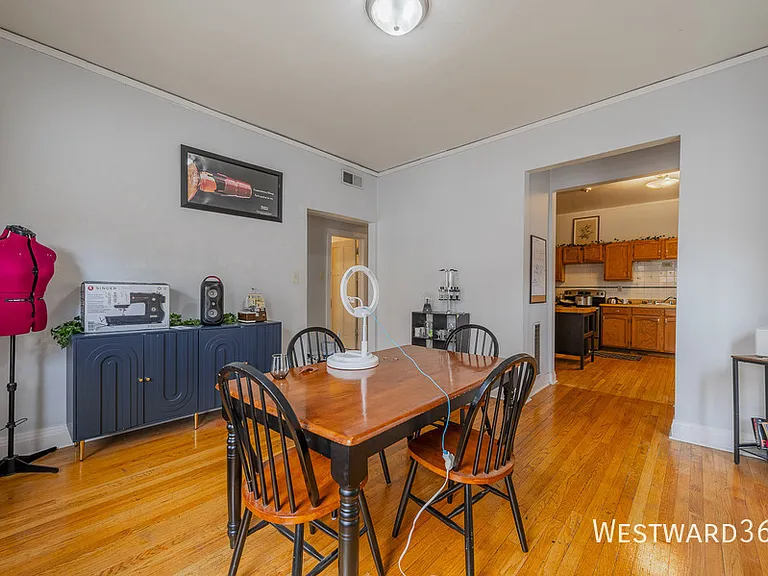 531 W Roscoe St #2R — Photo 9